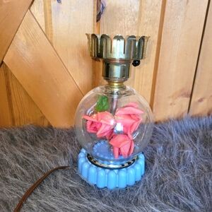 Vintage artificial flower lamp